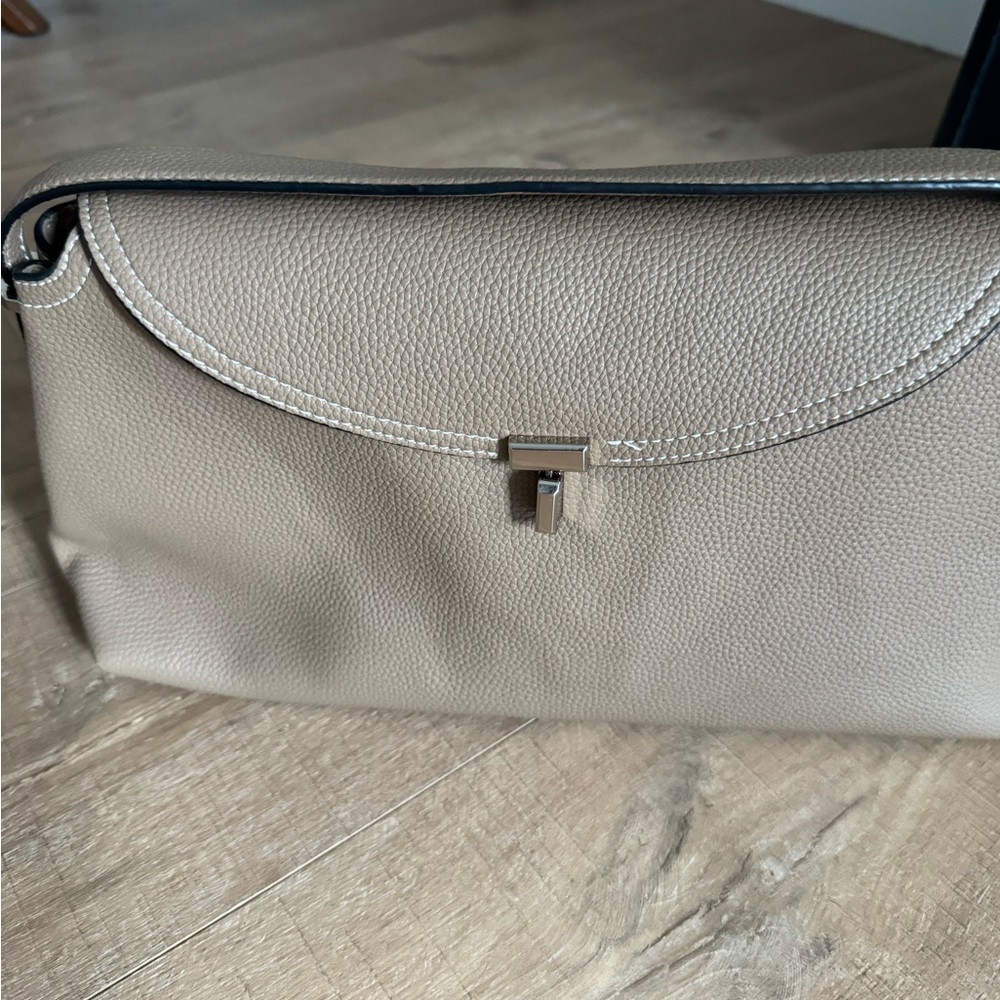 TOTEME DUPE - T Lock Top Handel Bag